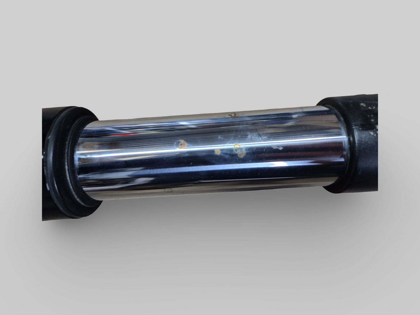 RECHTERZIJDE SHOWA AXIALE VORKPOOT AP8123637 Aprilia RSV Mille 98-03 / Tuono 02-05