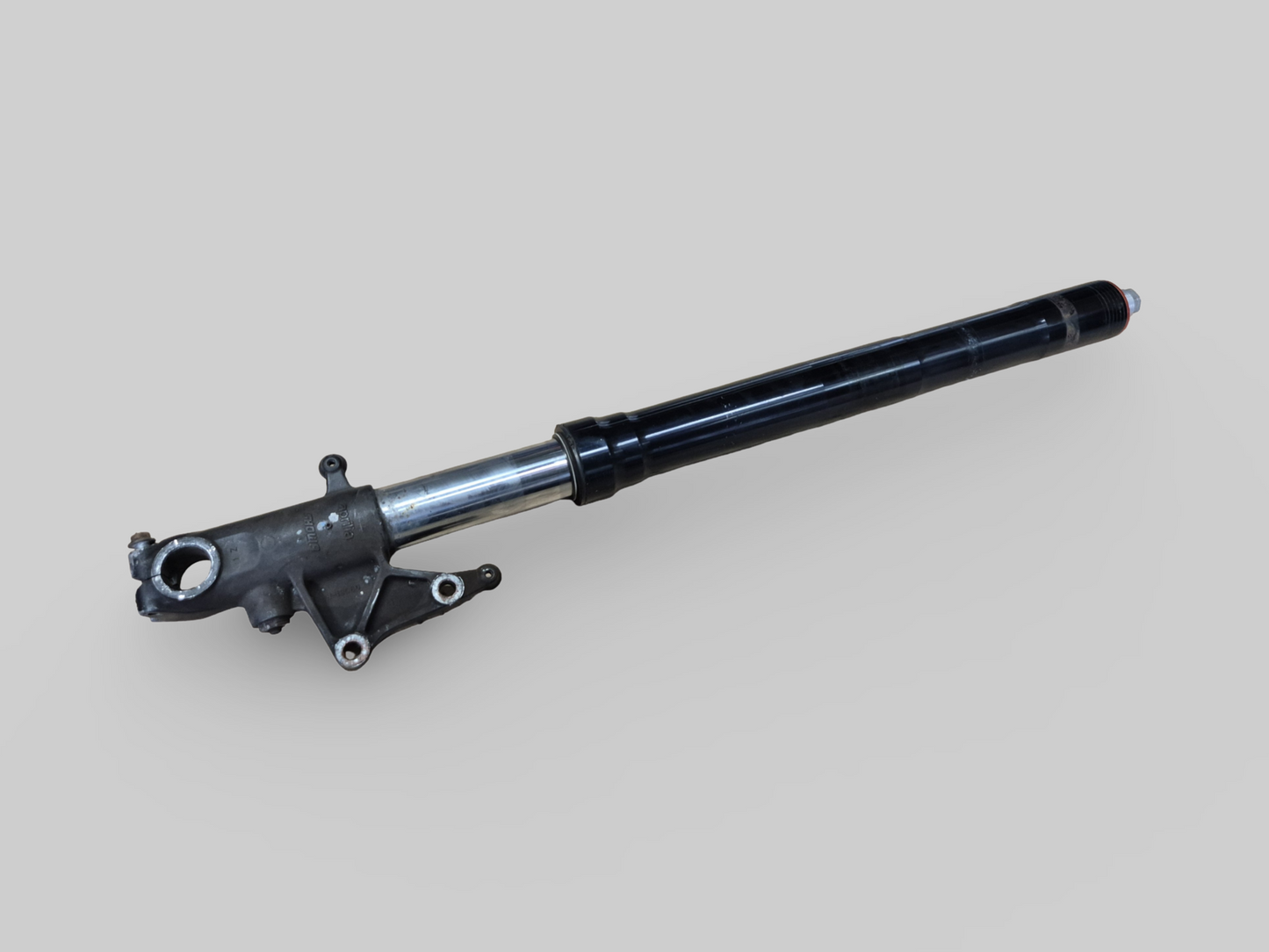 RECHTERZIJDE SHOWA AXIALE VORKPOOT AP8123637 Aprilia RSV Mille 98-03 / Tuono 02-05