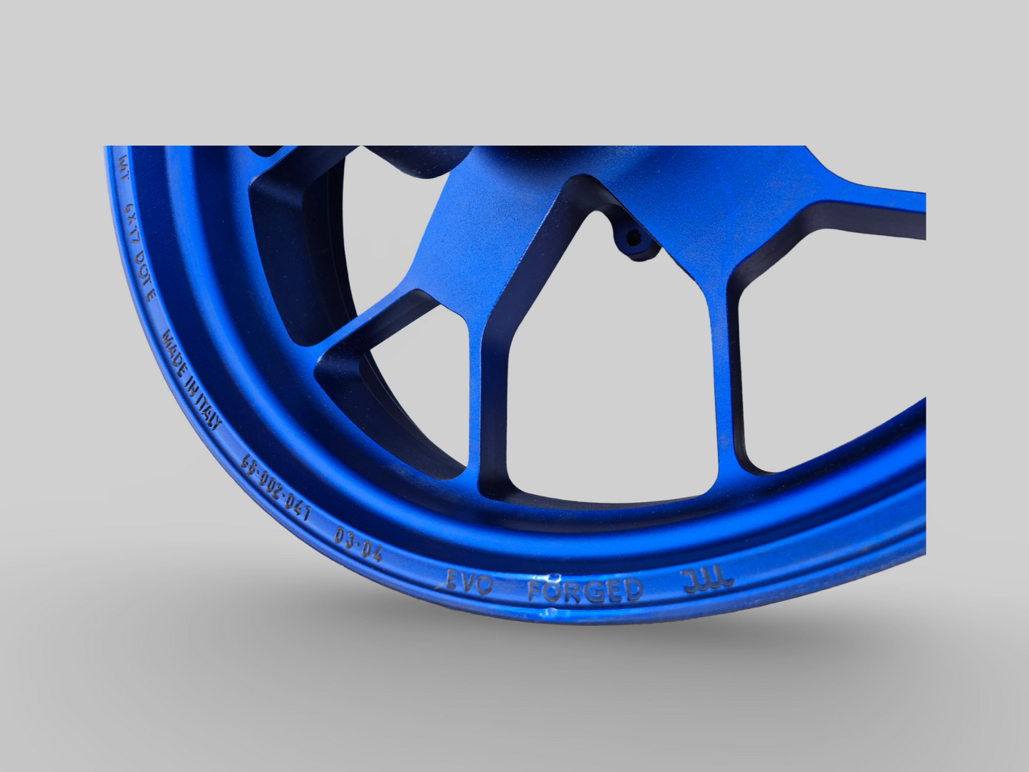 LIGHTWEIGHT OZ VELGEN AP8108676 Aprilia RSV Mille 98-03 / Tuono 02-05 