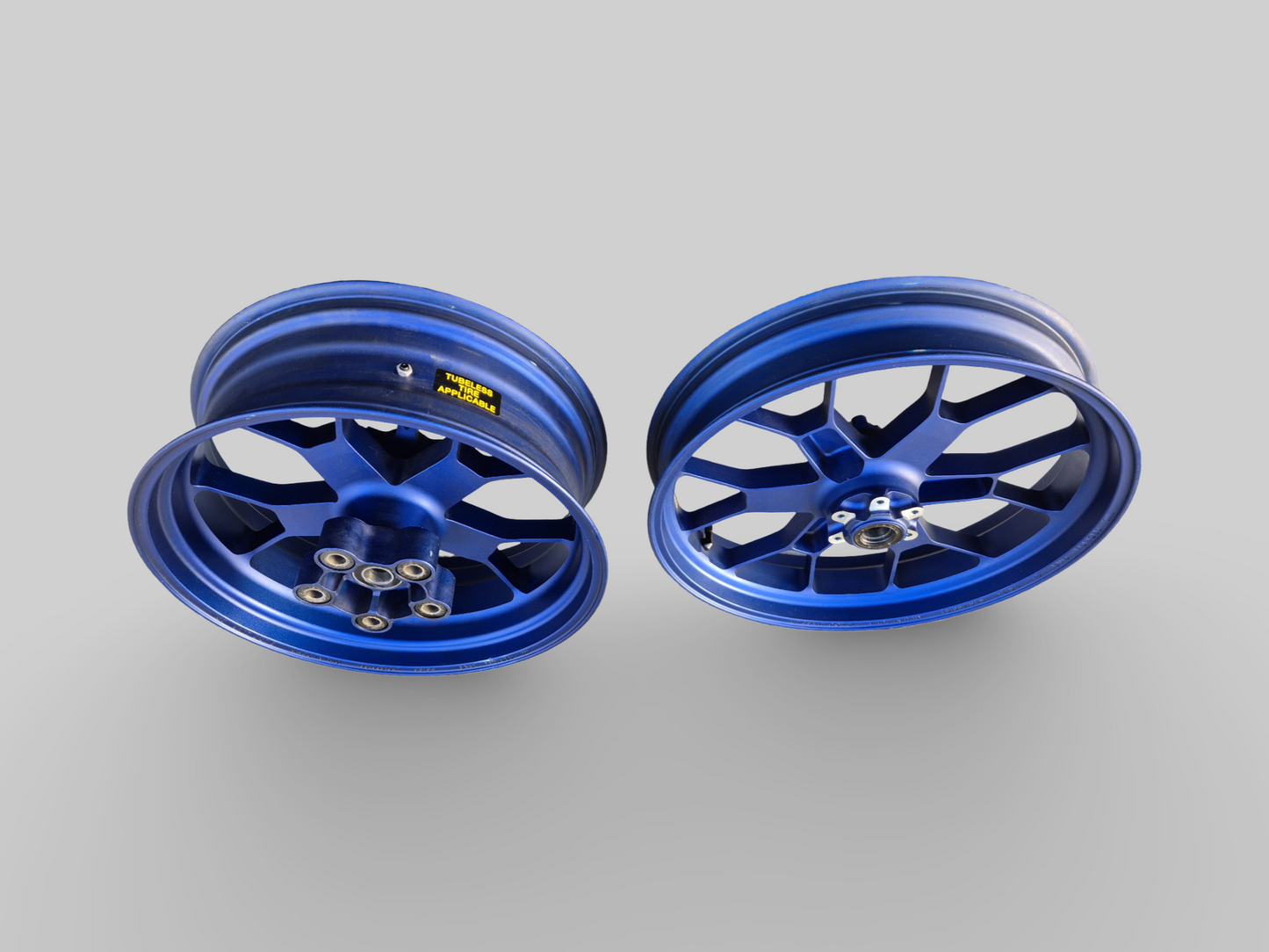 LIGHTWEIGHT OZ VELGEN AP8108676 Aprilia RSV Mille 98-03 / Tuono 02-05 