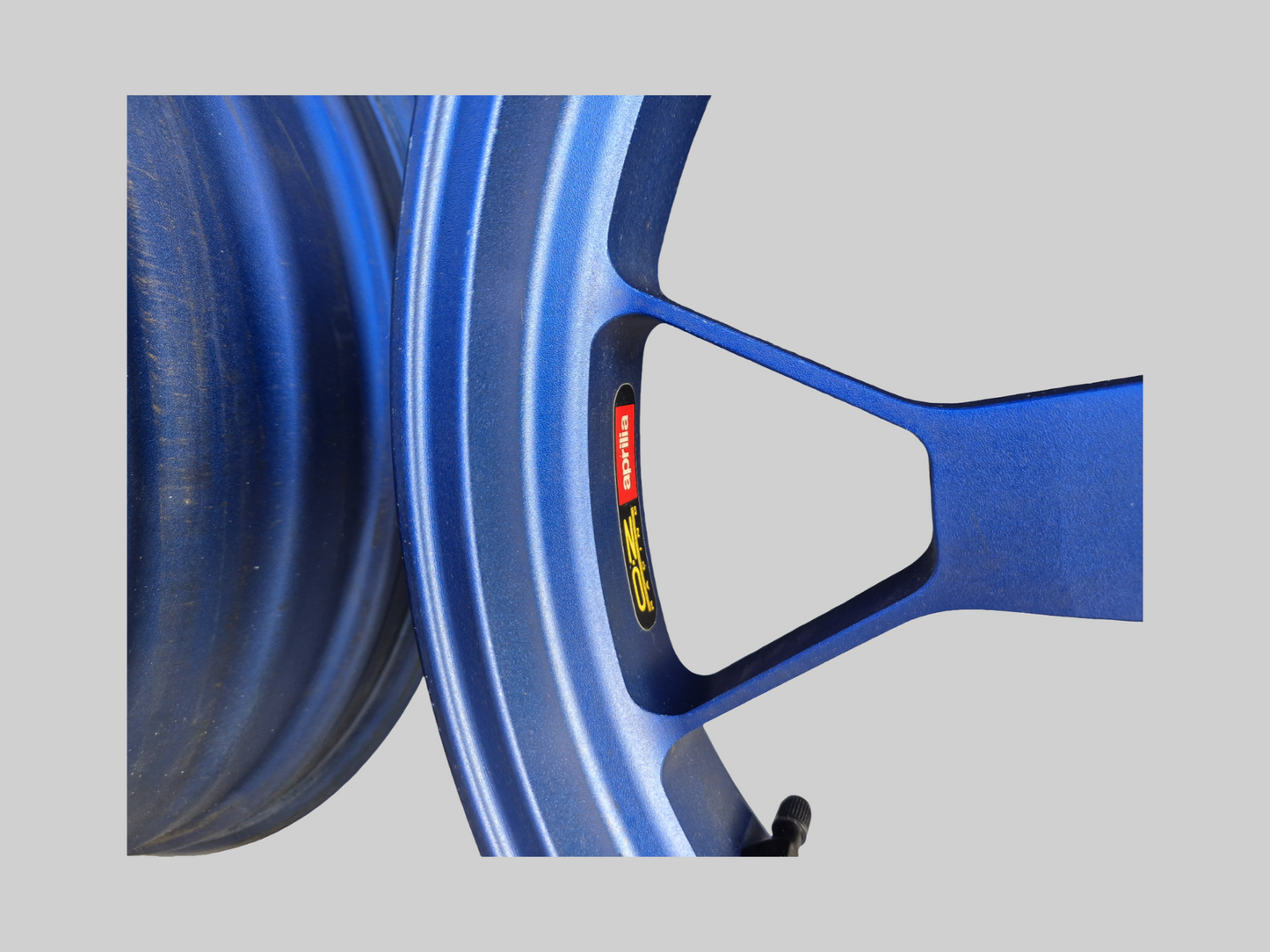 LIGHTWEIGHT OZ VELGEN AP8108676 Aprilia RSV Mille 98-03 / Tuono 02-05 