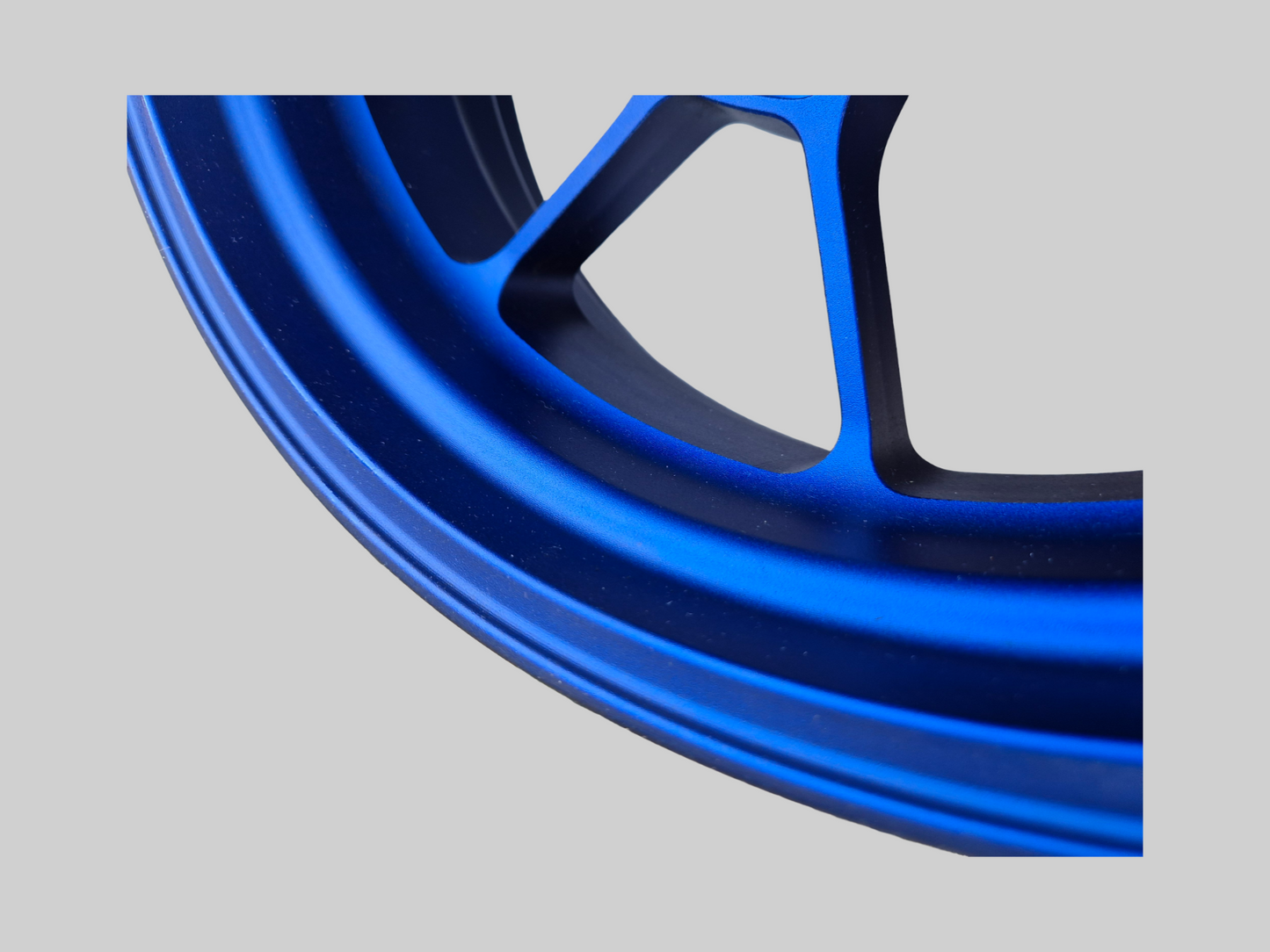 LIGHTWEIGHT OZ VELGEN AP8108676 Aprilia RSV Mille 98-03 / Tuono 02-05 