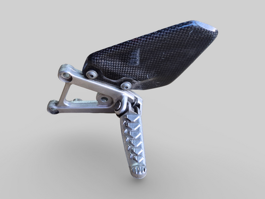 LINKER ZIJVOETSTEUN ACHTERSET AP8135910 Aprilia RSV Mille 98-03 / Tuono 02-05 