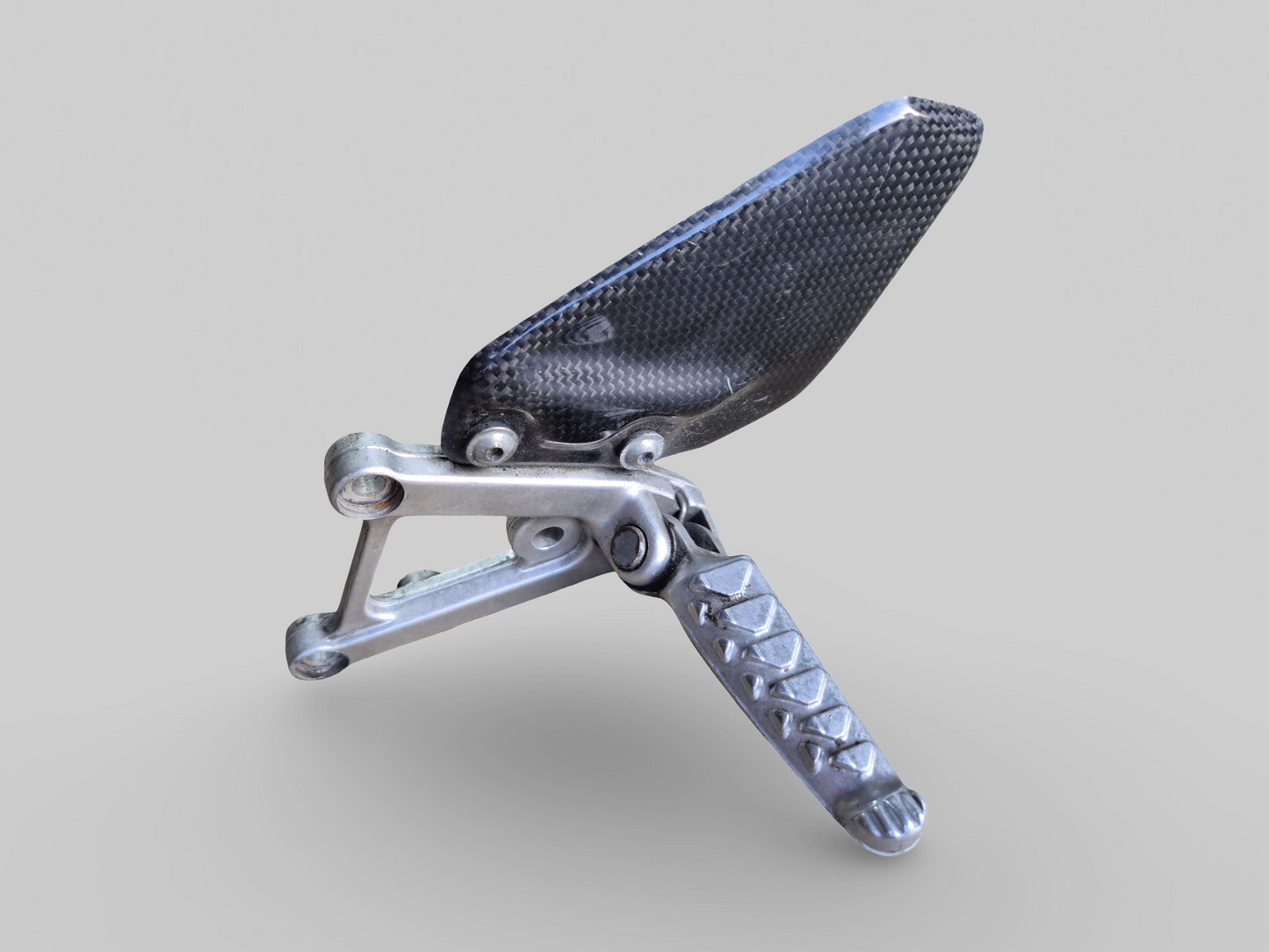 LINKER ZIJVOETSTEUN ACHTERSET AP8135910 Aprilia RSV Mille 98-03 / Tuono 02-05 