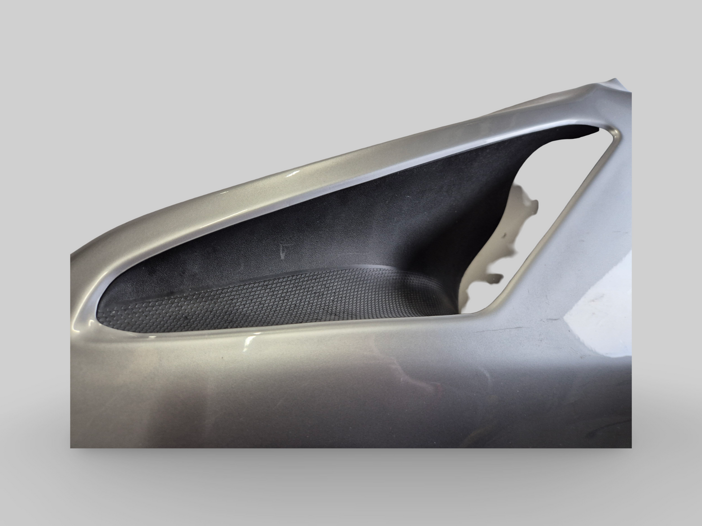 CARÉNAGE SUPÉRIEUR DROIT GRIS AP8158657 Aprilia RSV1000R (+FACTORY) 04-09 