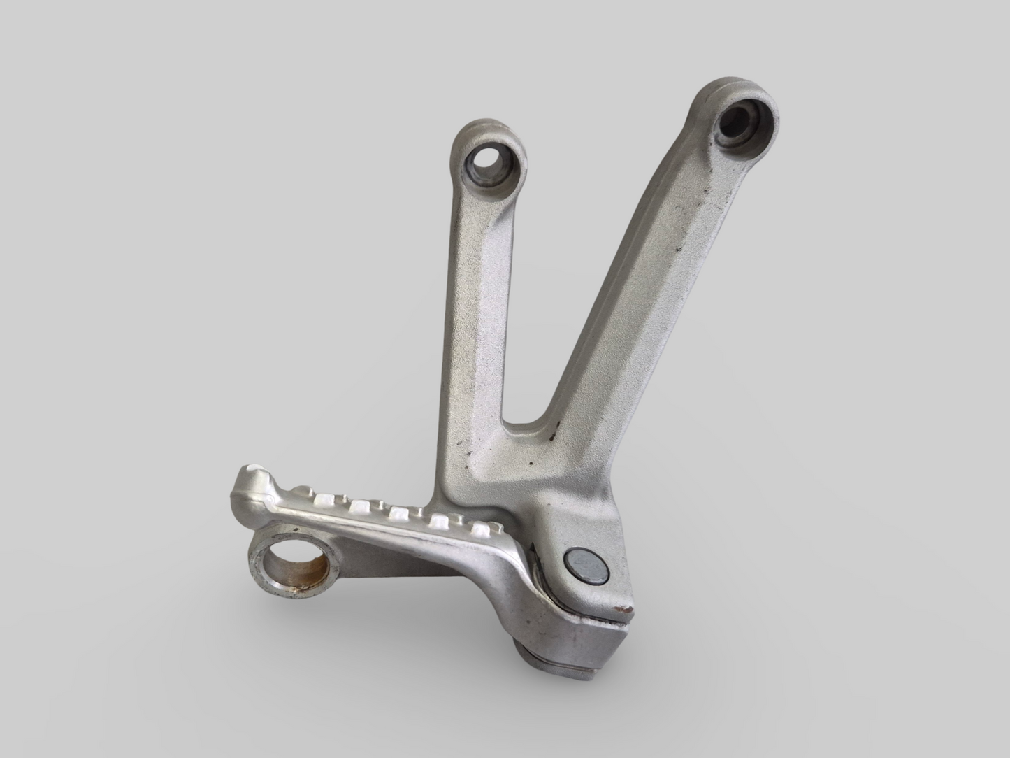 RIGHT-HAND PASSENGER FOOTREST SUPPORT AP8154072 Aprilia RSV1000R 04-10 / Tuono 1000R 06-10