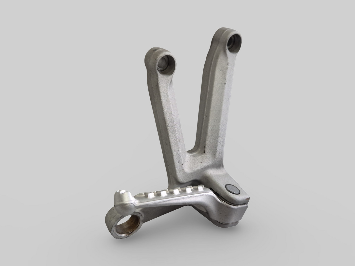 RIGHT-HAND PASSENGER FOOTREST SUPPORT AP8154072 Aprilia RSV1000R 04-10 / Tuono 1000R 06-10