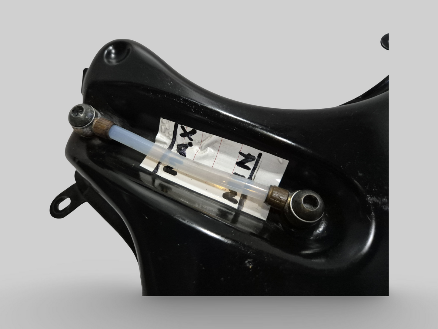 OIL TANK RESERVOIR AP8158120 Aprilia RSV1000R 2004-2010 / Tuono 1000R 2006-2010