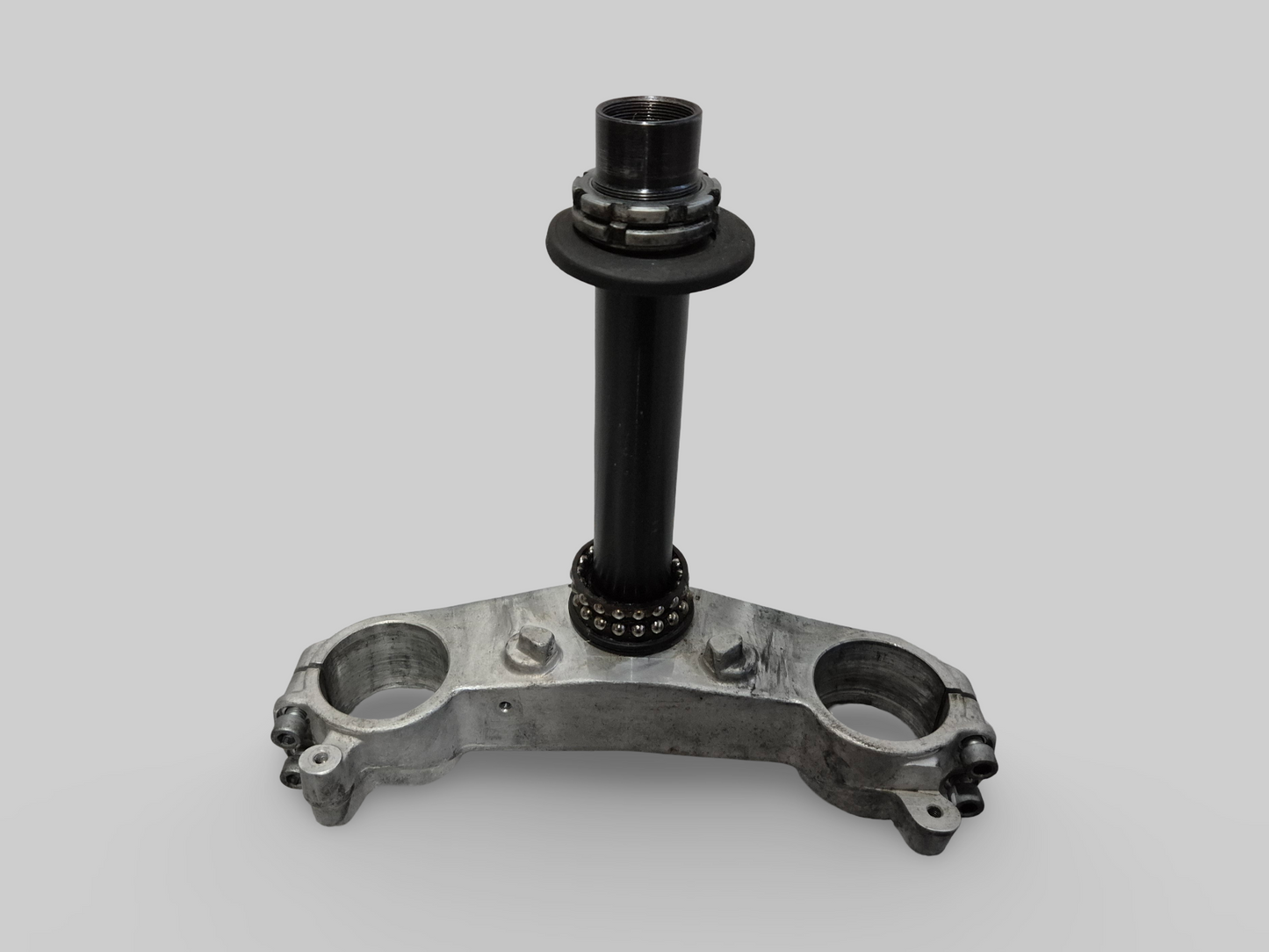 BASE DE TIGE DE PINCE INFÉRIEURE AP8123640 Aprilia RSV Mille 98-03 / Tuono 02-05 