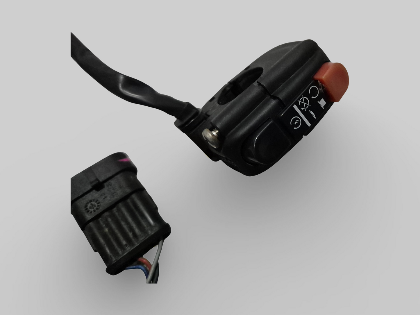 COMMUTATEUR DE GUIDON CÔTÉ DROIT AP8118580 Aprilia RSV Mille 01-03 / Tuono 02-05 