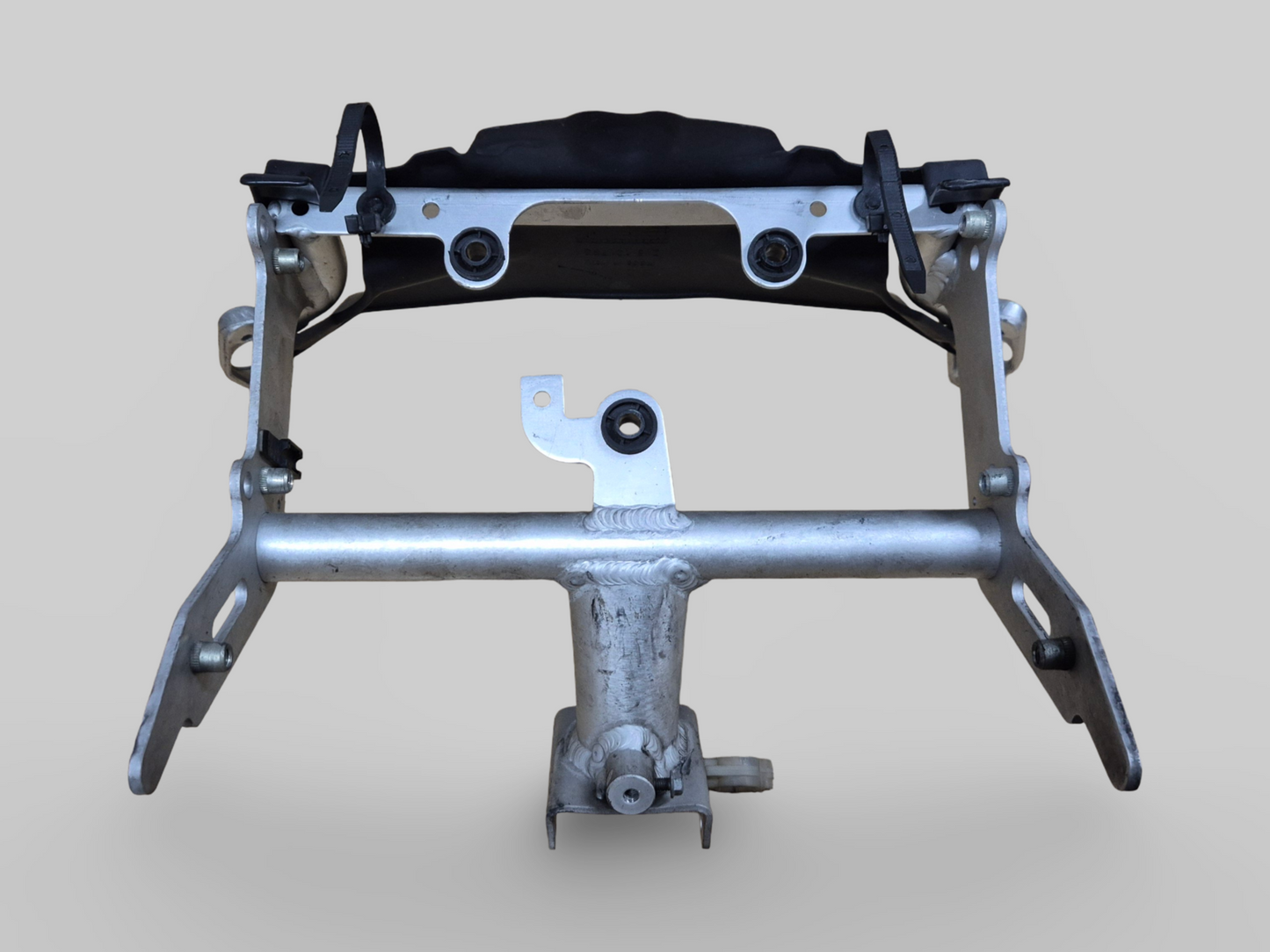 SUPPORT DE GROUPE D'INSTRUMENTS SOUS-CHÂSSIS AVANT AP8135905 Aprilia RSV Mille 98-03 