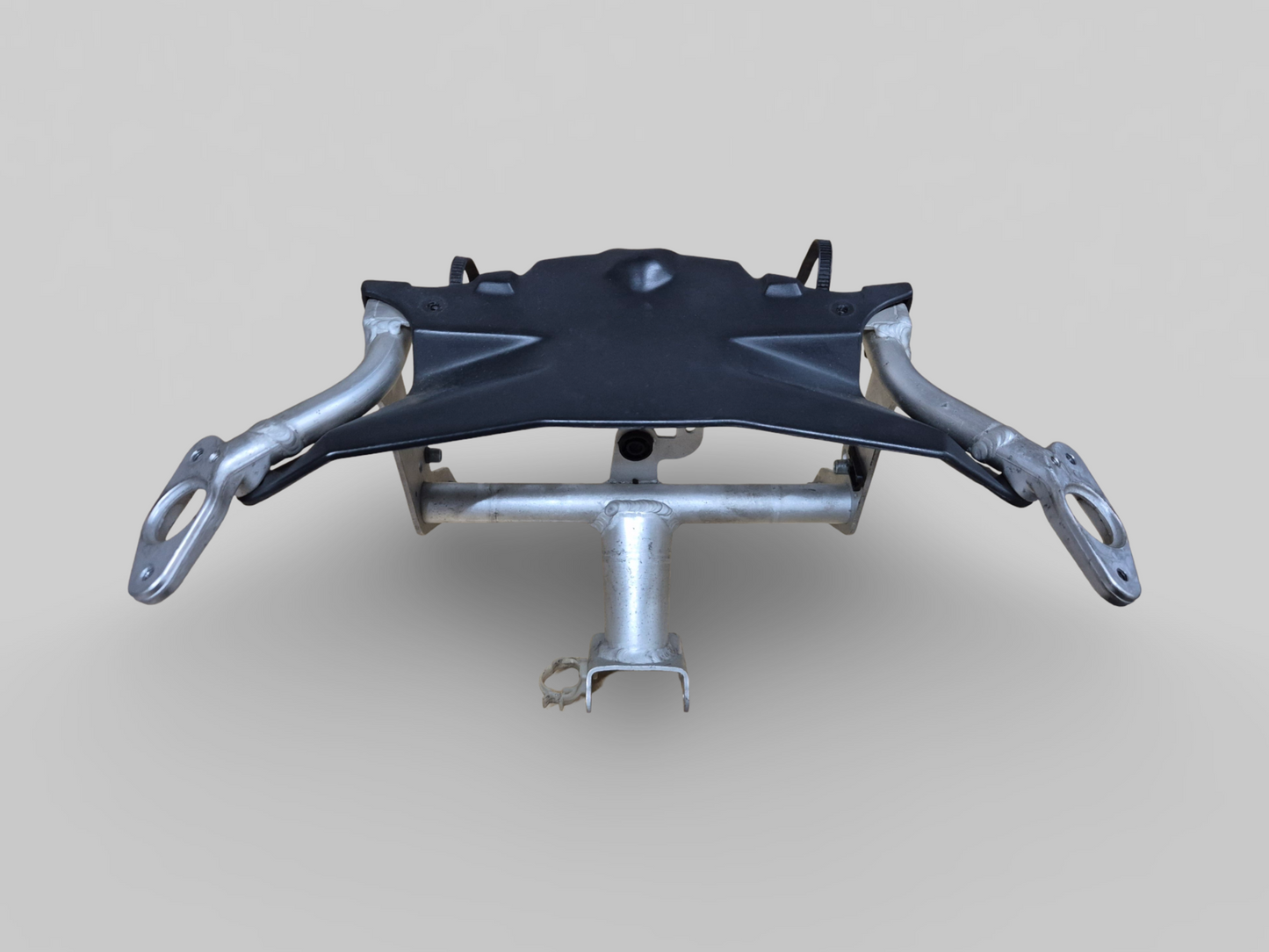 SUPPORT DE GROUPE D'INSTRUMENTS SOUS-CHÂSSIS AVANT AP8135905 Aprilia RSV Mille 98-03 