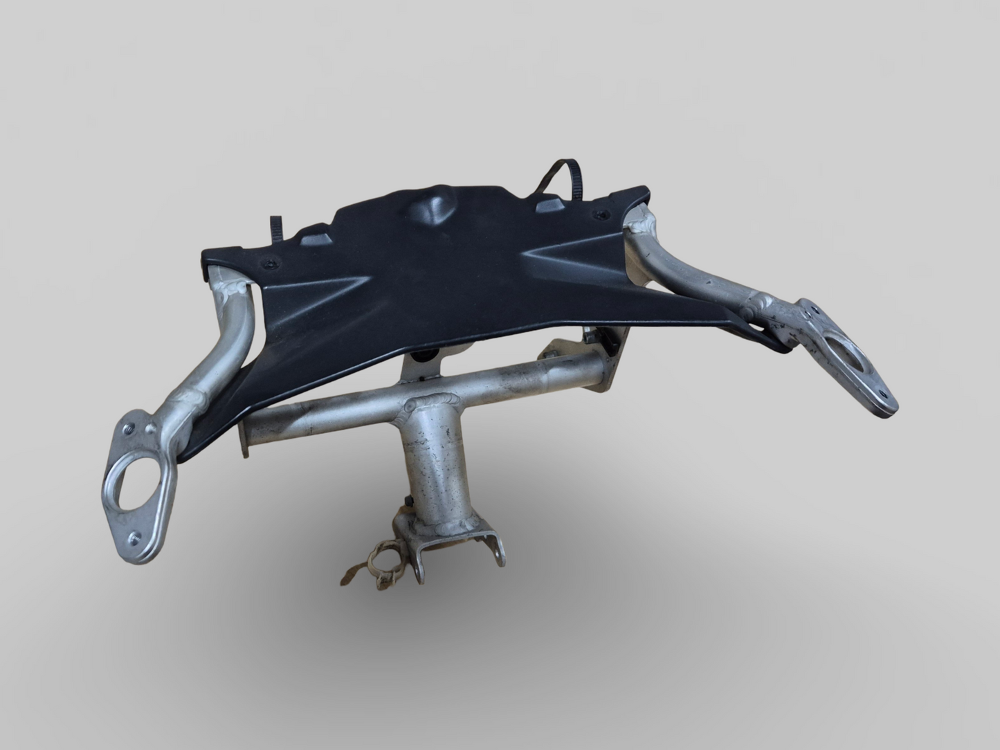 SUPPORT DE GROUPE D'INSTRUMENTS SOUS-CHÂSSIS AVANT AP8135905 Aprilia RSV Mille 98-03 