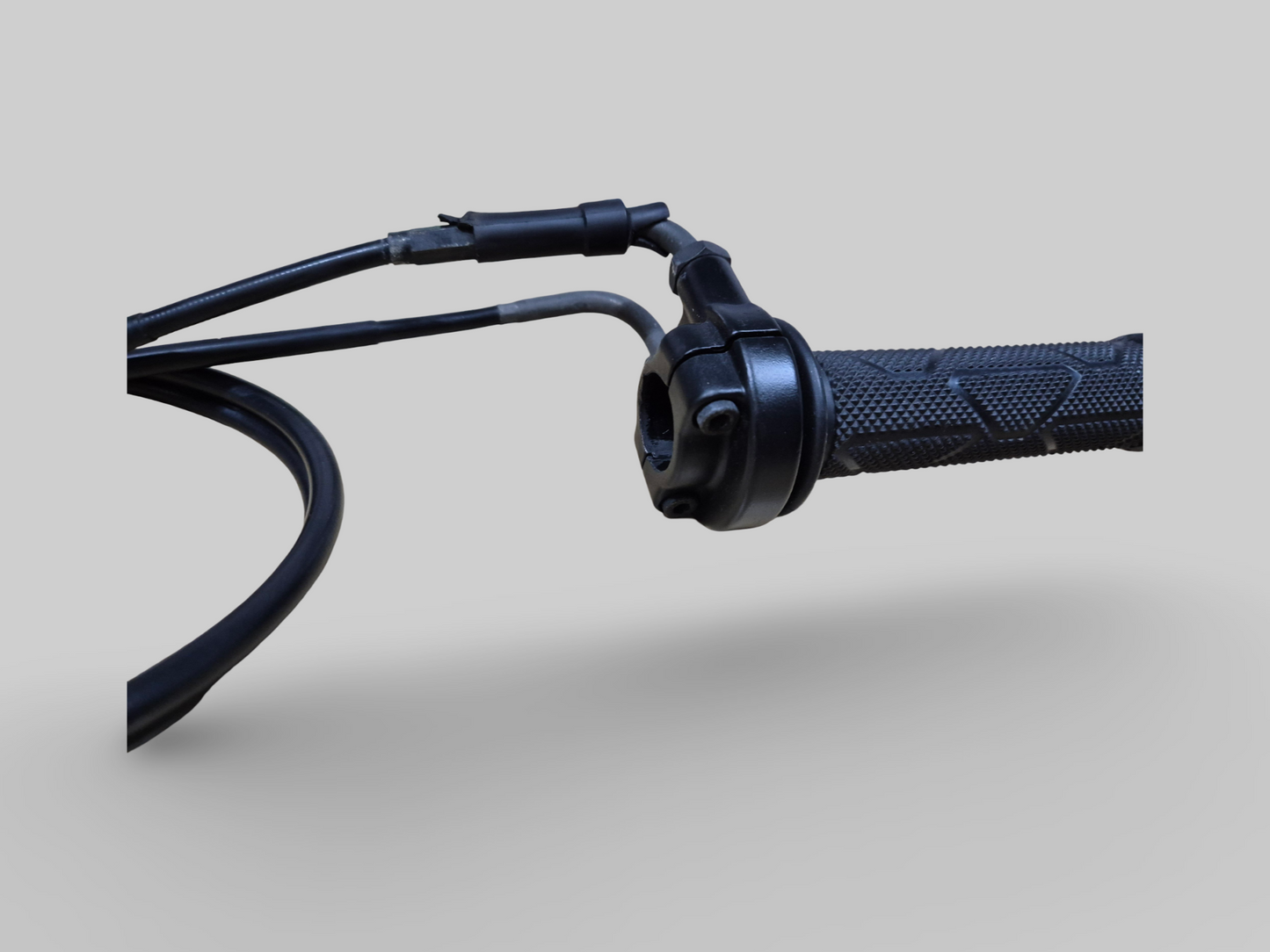 THROTTLE CABLES AP8118501 Aprilia RSV Mille 98-03 / Tuono 02-05 / SL1000 Falco 00-03