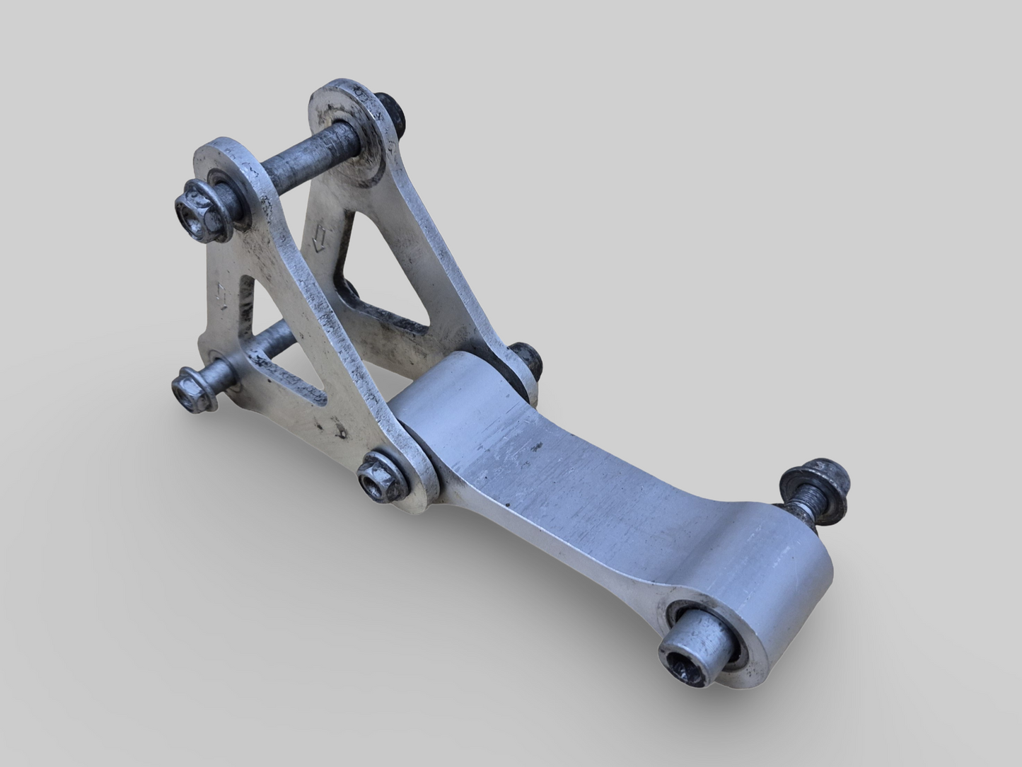 REAR SHOCK LINKAGE DOGBONE AP8135917 Aprilia RSV Mille 1998-2000 / Sl1000 Falco 2000-2003