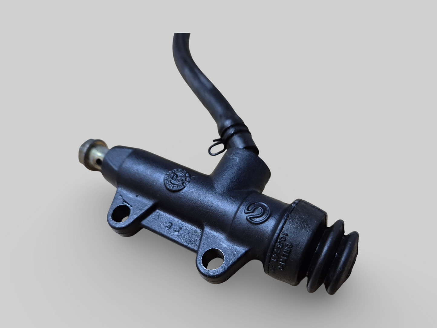 MAITRE CYLINDRE DE POMPE DE FREIN ARRIÈRE AP8113324 Aprilia RSV Mille 98-03 / Tuono 02-05 