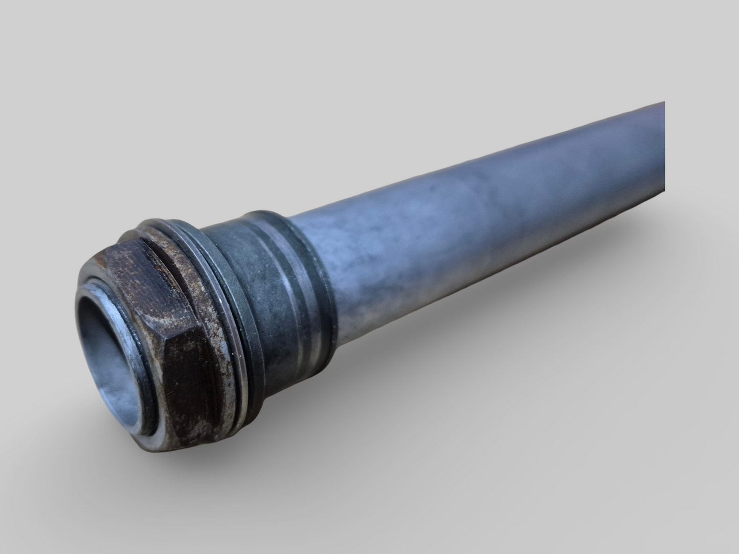 Axe d'essieu de roue avant AP8125827 Aprilia RSV Mille 98-03 / Tuono 02-05 