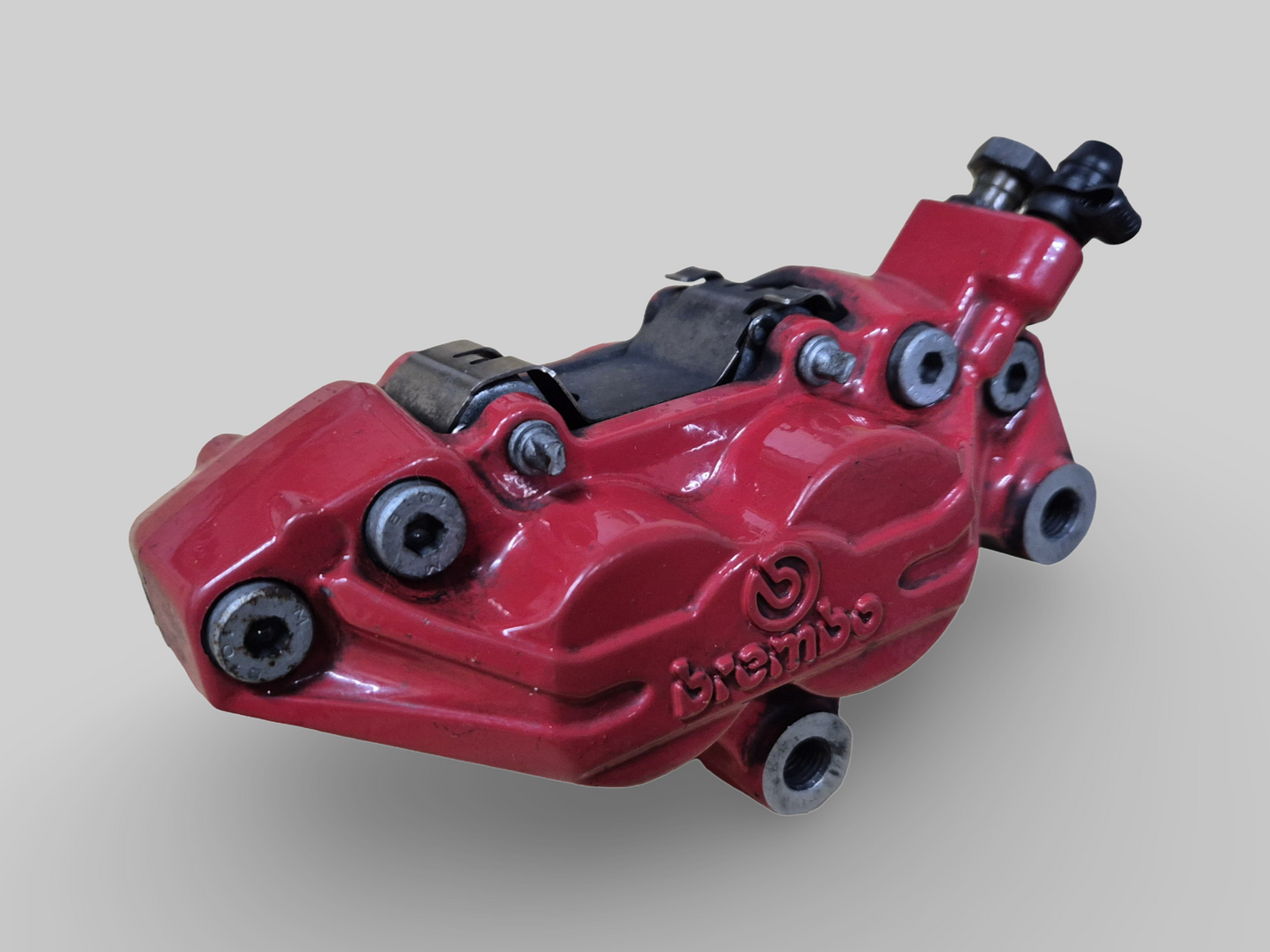 FRONT RIGHT BRAKE CALIPER BREMBO P2 RED AP8113774 Aprilia RSV Mille 98-03 / Tuono 02-05