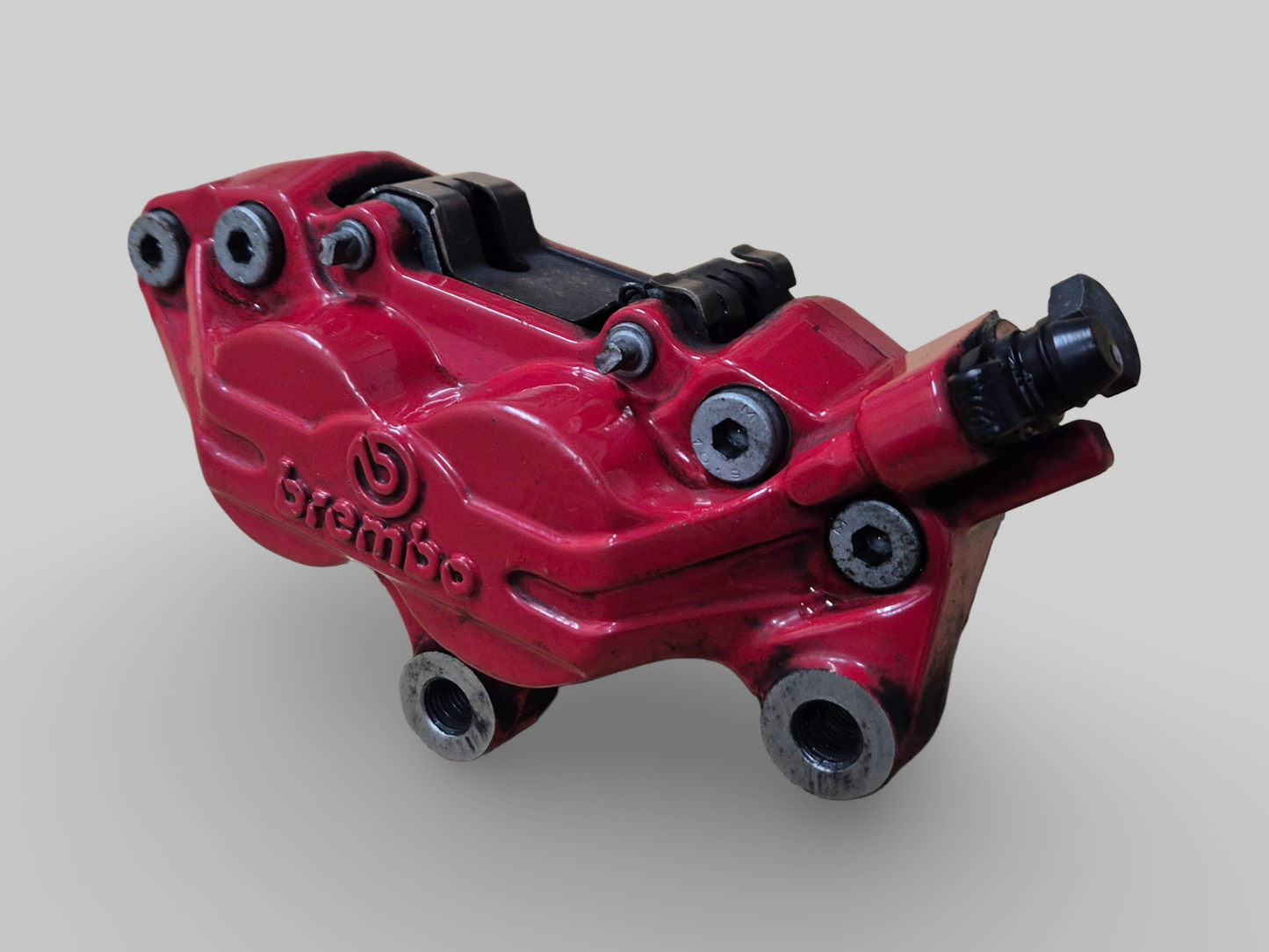 FRONT RIGHT BRAKE CALIPER BREMBO P2 RED AP8113774 Aprilia RSV Mille 98-03 / Tuono 02-05