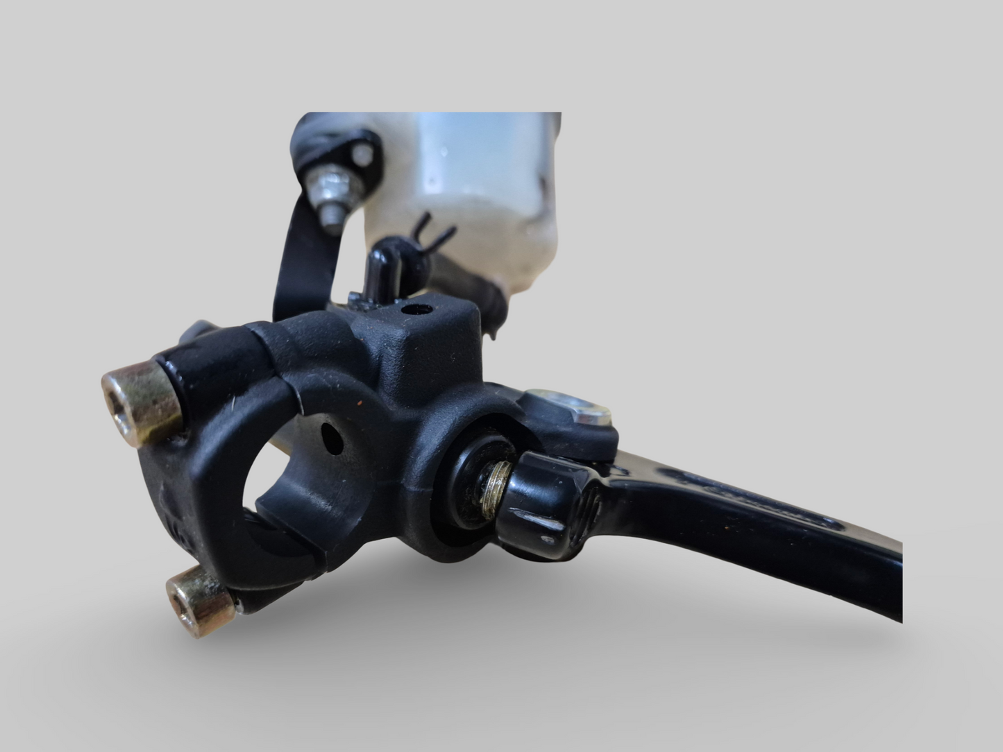 FRONT BRAKE PUMP MASTER CYLINDER AP8113969 Aprilia RSV Mille 98-03 / Tuono 02-05