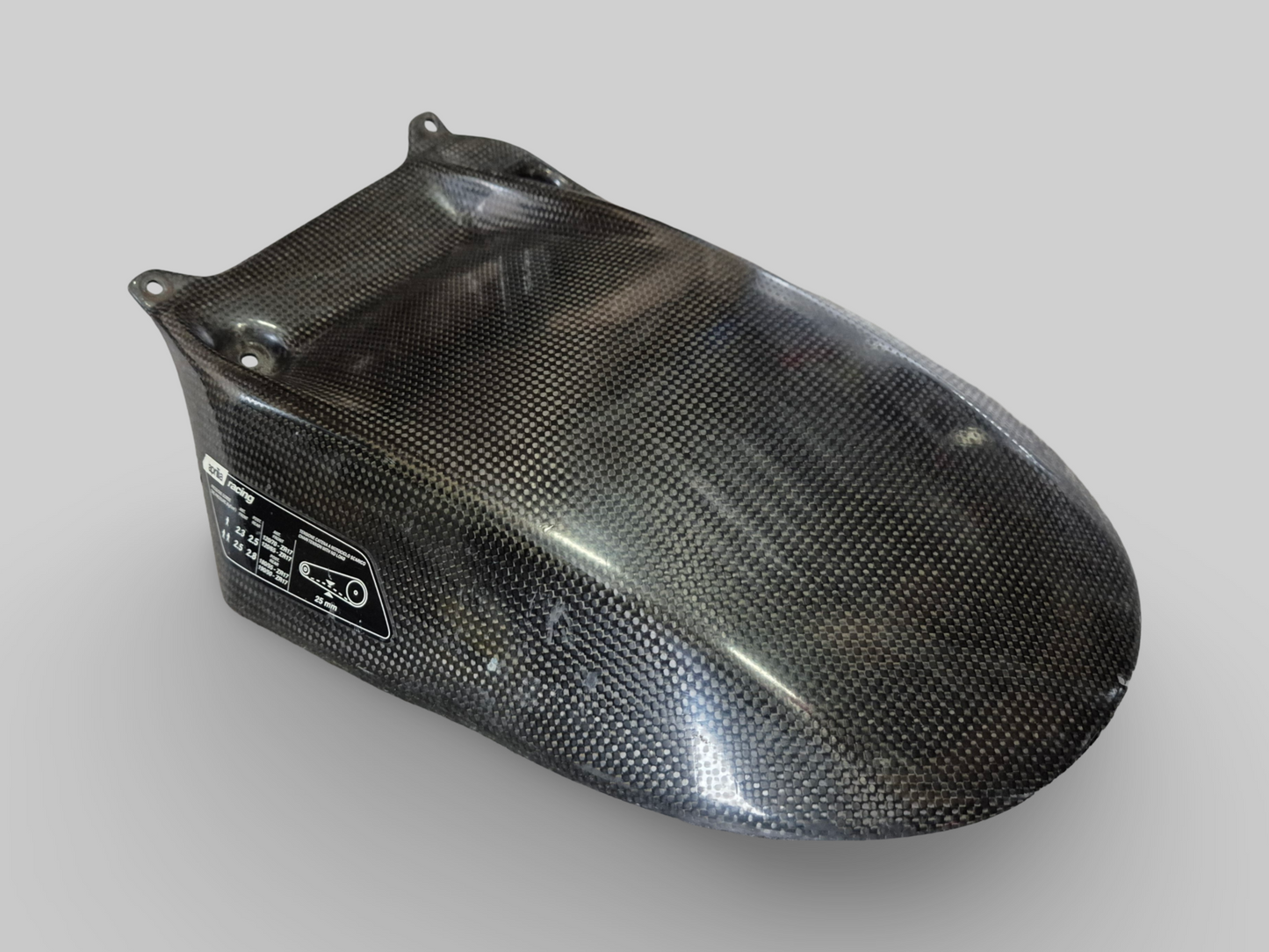 REAR CARBON MUDGUARD / HUGGER AP8796783 Aprilia RSV1000R 04-09 / Tuono 1000R 06-09