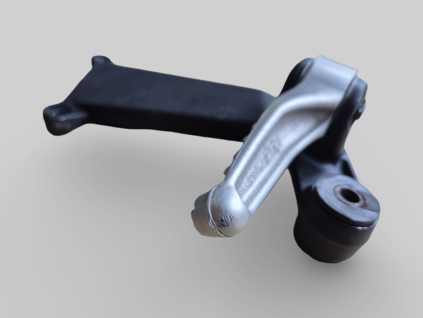 PASSENGER RIGHT FOOTREST SUPPORT AP8146384 Aprilia RSV Mille 98-03 / Tuono 02-05