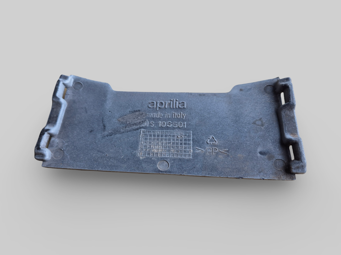 REAR FAIRING BOTTOM INSERT SILVER MIRROR AP8178256 Aprilia RSV Mille 2003 / Tuono 02-05