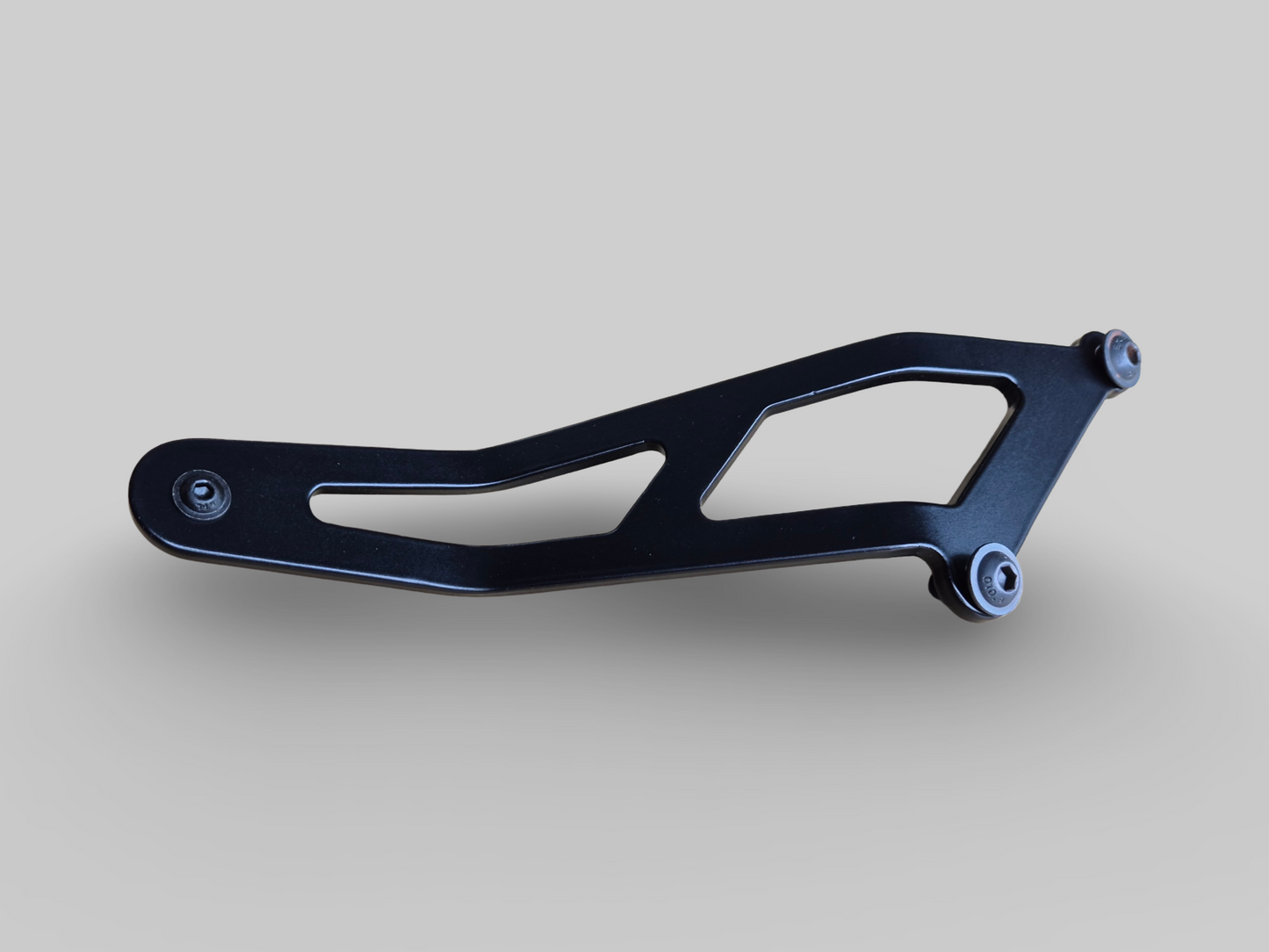 EXHAUST HANGER BRACKET ALUMINIUM BLACK Aprilia RSV Mille 98-03 / Tuono 02-05