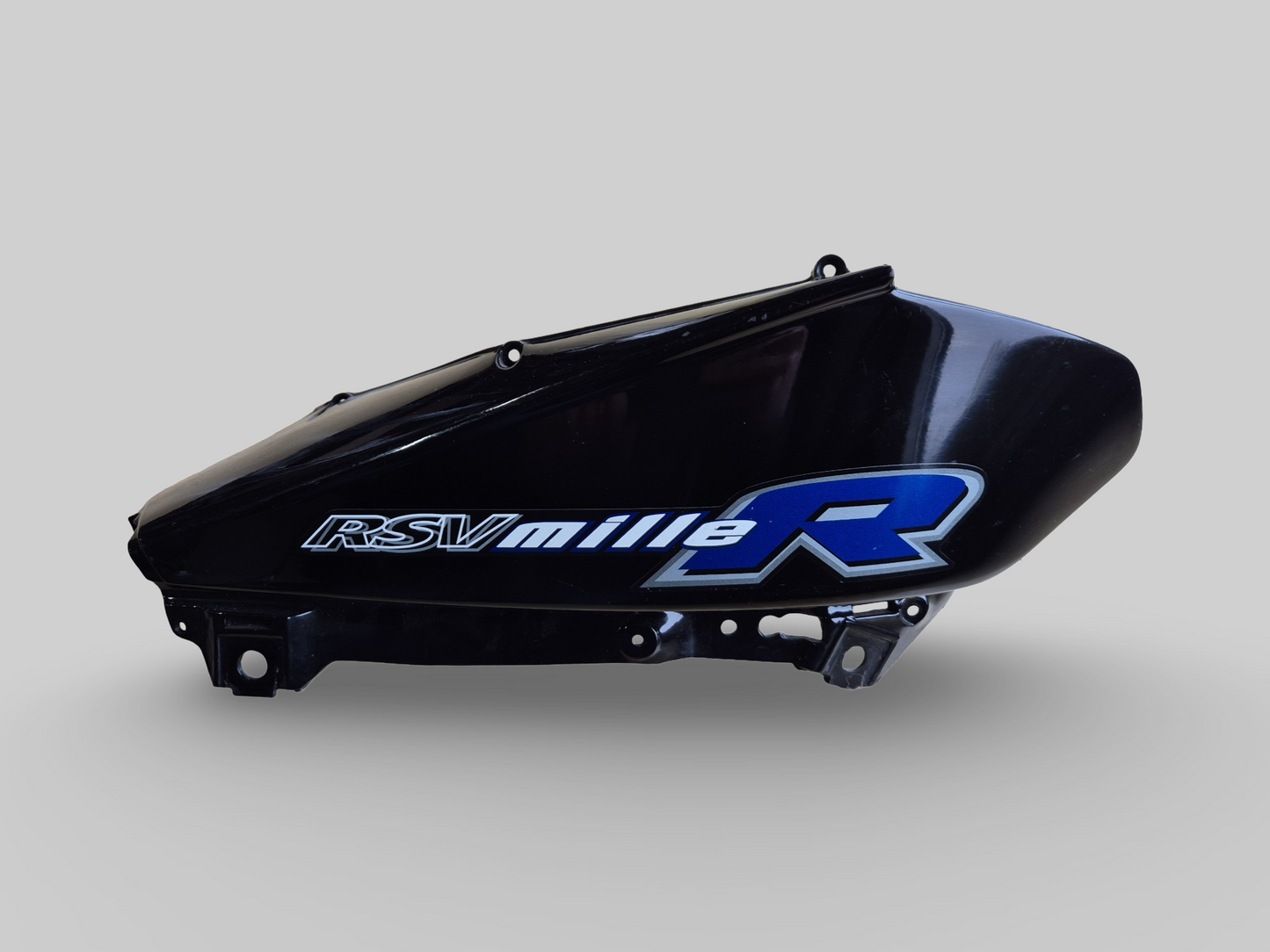 CONDUIT D'ADMISSION D'AIR EXTÉRIEUR CÔTÉ DROIT FAUX CARBONE TREMPÉ AP8139416 Aprilia RSV Mille 1998-2003 