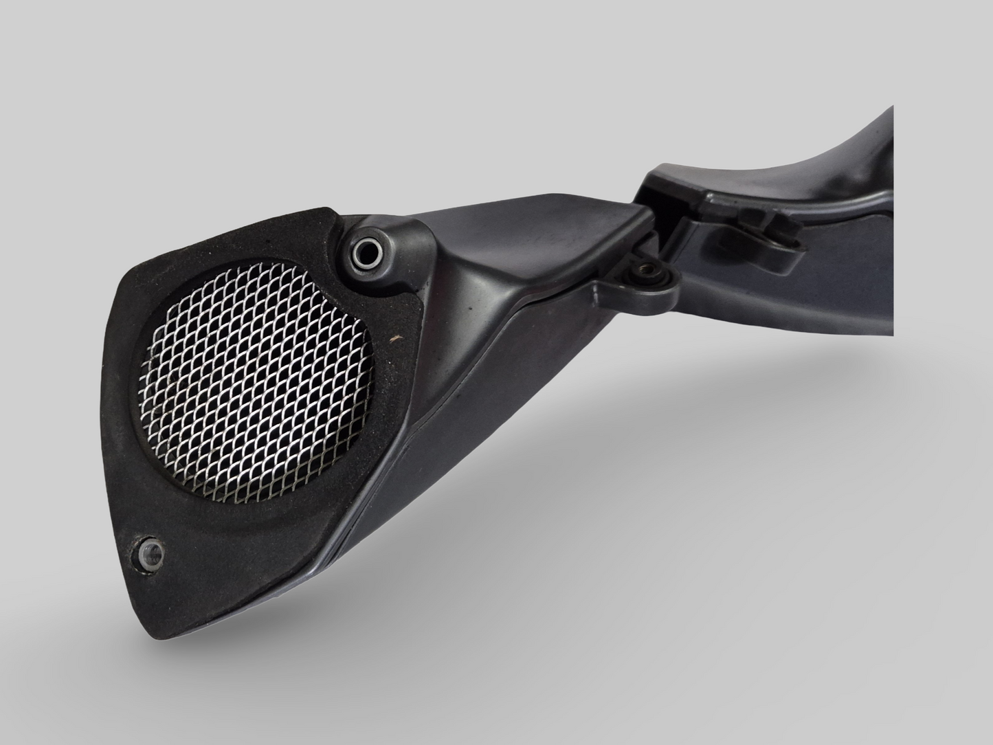 CONDUIT D'ADMISSION D'AIR DROIT TUONO AIMANT GRIS AP8168231 Aprilia RSV Tuono 2002-2005 