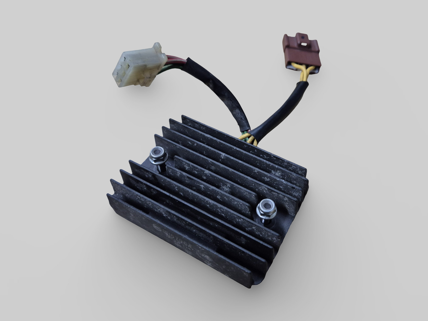 VOLTAGE REGULATOR RECTIFIER AP8127144 APRILIA RSV1000R 04-10 / TUONO 1000R 06-10