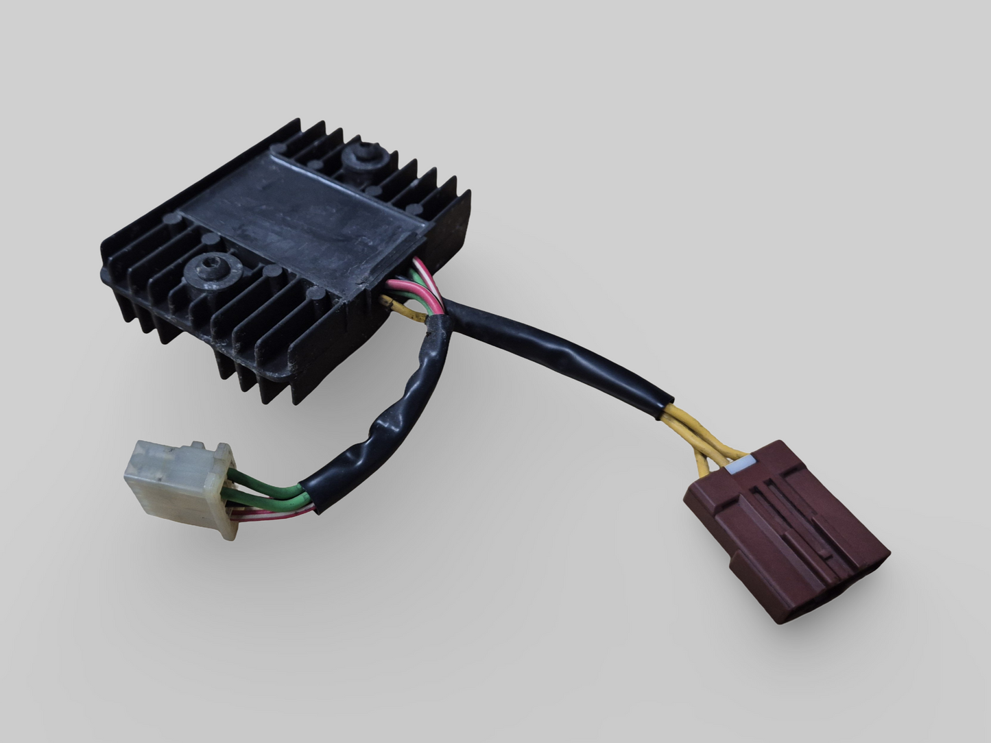 VOLTAGE REGULATOR RECTIFIER AP8127144 APRILIA RSV1000R 04-10 / TUONO 1000R 06-10