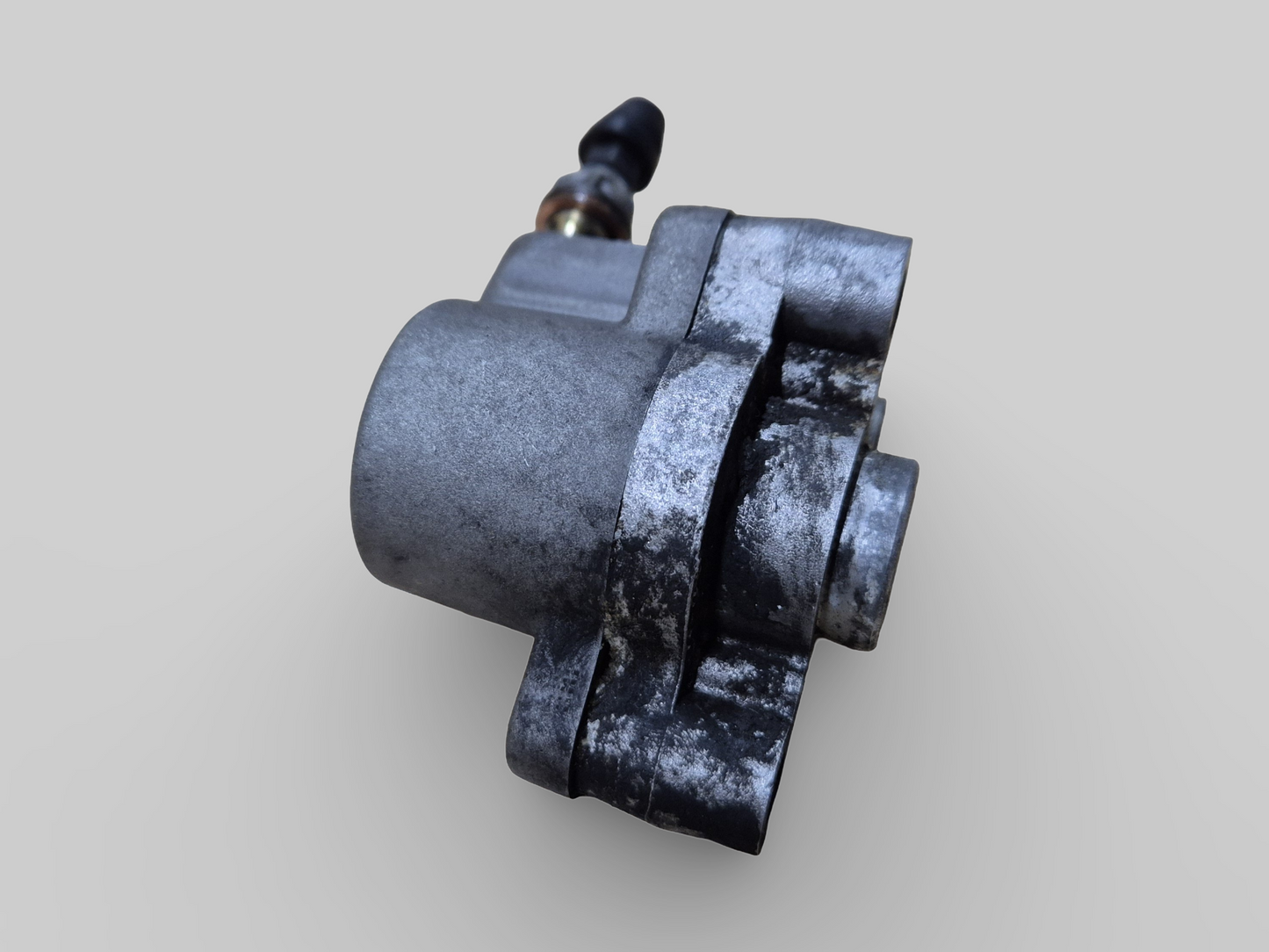 CYLINDRE ESCLAVE DE COMMANDE D'EMBRAYAGE AP8106381 Aprilia RSV Mille 98-03 / Tuono 02-05 