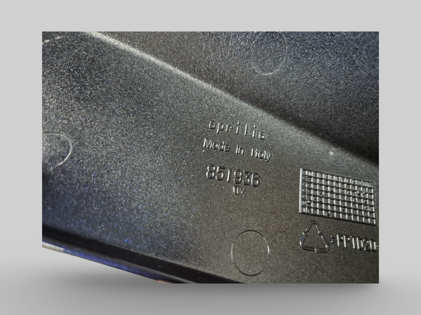 BOUTEILLE DE RÉSERVOIR DE RÉSERVOIR D'EAU DE REFROIDISSEMENT AP8138556 Aprilia RSV Mille 98-03 / Tuono 02-05 