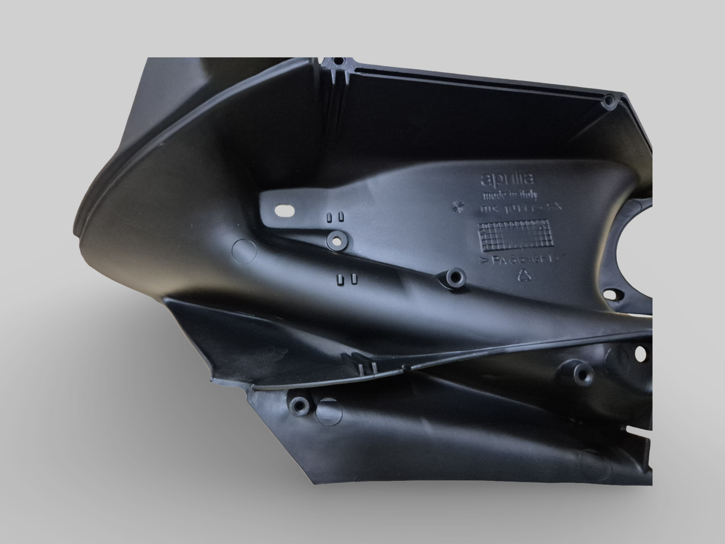 CARÉNAGE DE CONDUIT D'AIR INTERNE GAUCHE, NOIR MAT AP8149278 Aprilia RSV Mille 98-03 