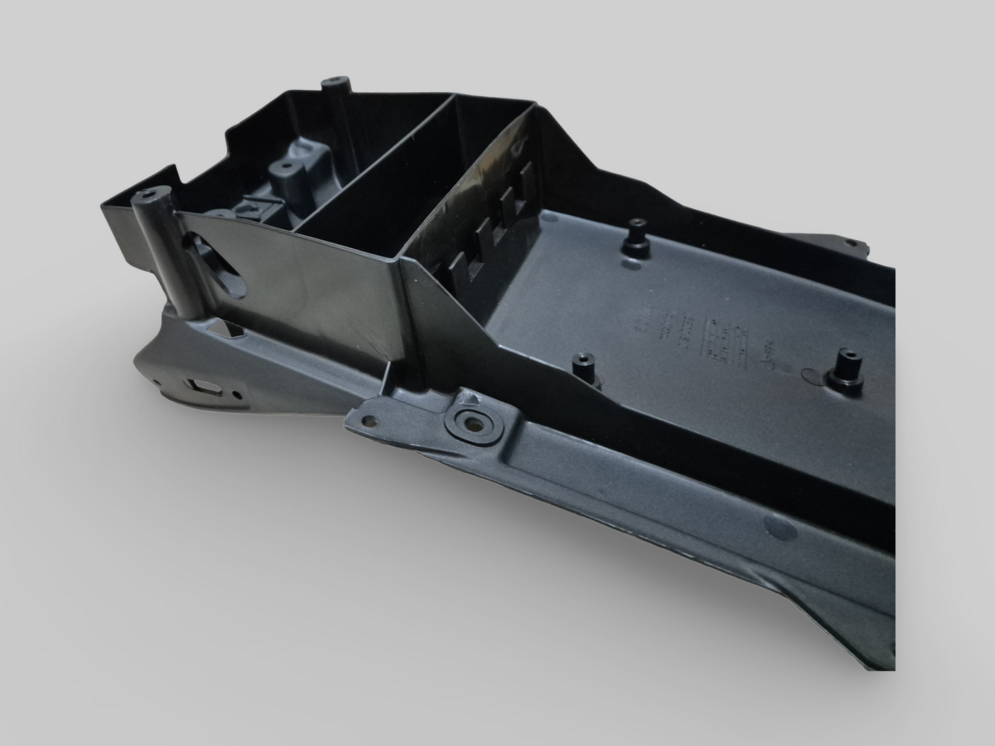 SOUS SELLE / SUPPORT DE BATTERIE AP8138591 Aprilia RSV Mille 98-03 