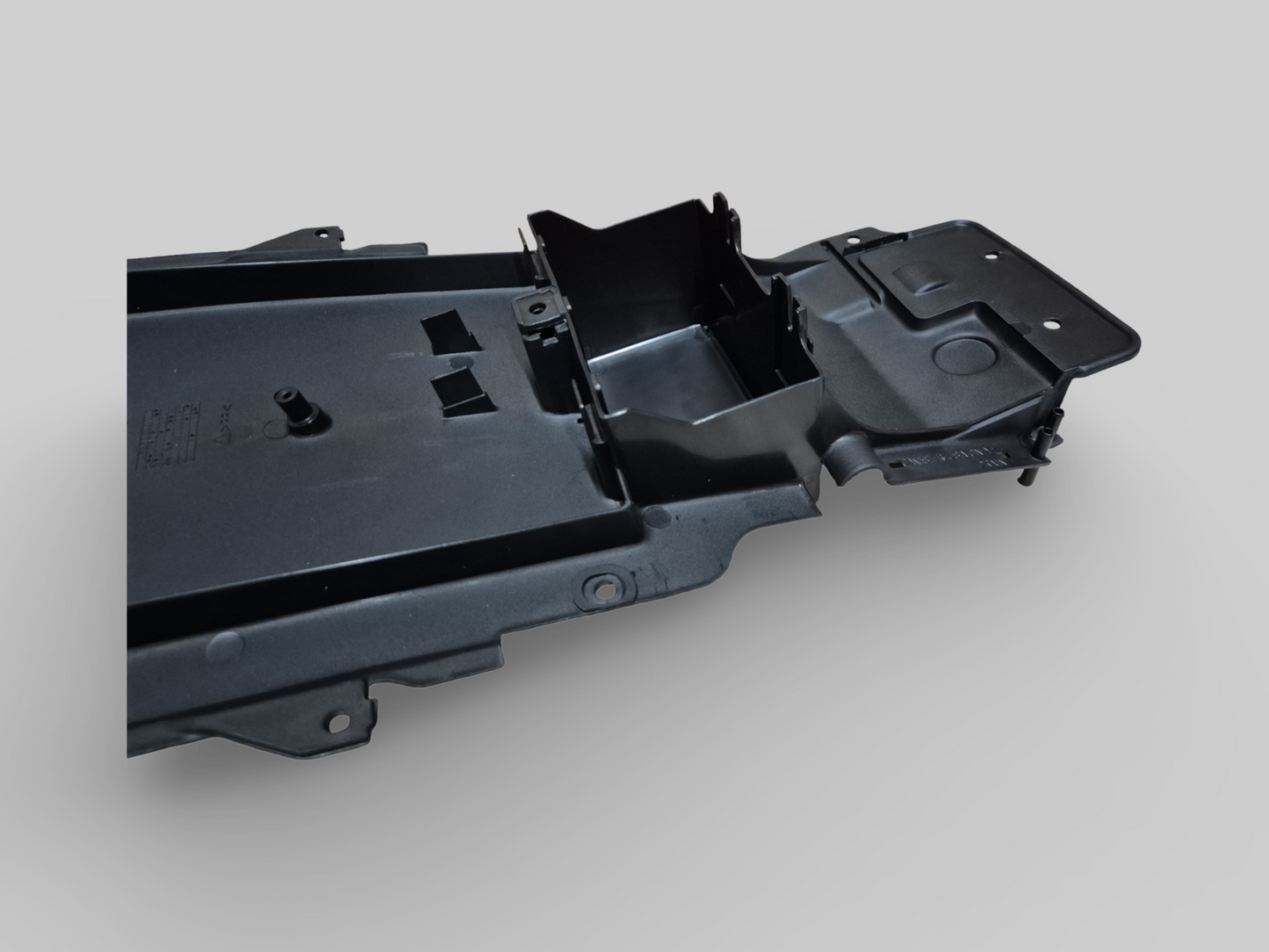 SOUS SELLE / SUPPORT DE BATTERIE AP8138591 Aprilia RSV Mille 98-03 