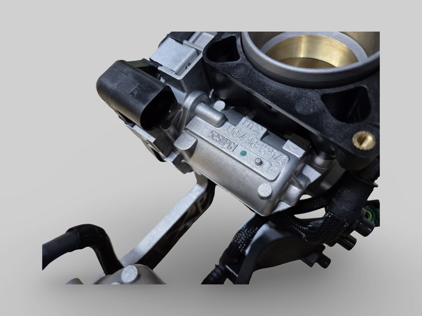 ÉTRIER DE FREIN AVANT GAUCHE BREMBO P4 OR AP8113971 Aprilia RSV Mille 98-03 / Tuono 02-05