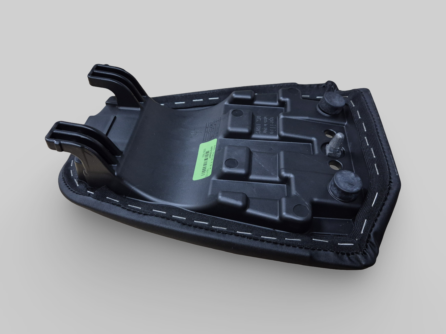 REAR PASSENGER SADDLE AP8129467 Aprilia RSV1000R 06-10 / Tuono 06-10