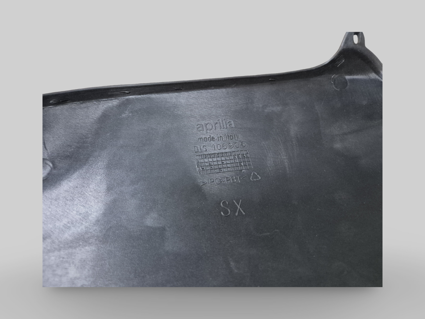 BELLYPAN NOIR BRILLANT AP8168435 AP8168434 Aprilia RSV Mille 1998-2003 