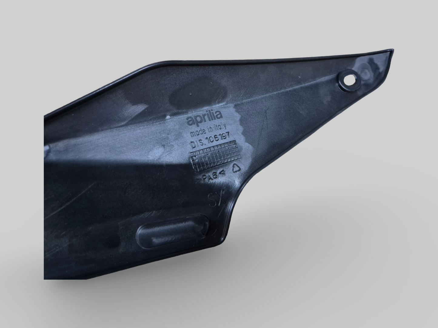 Garde-boue arrière AP8156165 Aprilia RSV1000R 04-10 / Tuono 1000R 06-10 