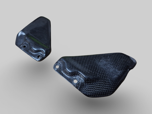 CARBON HEELPLATE SET Aprilia RSV Mille 98-03 / Tuono 02-05 / RSV1000R 04-10