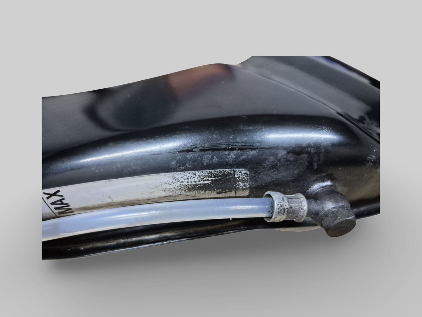 RÉSERVOIR D'HUILE AP8138558 Aprilia RSV Mille 98-03 / Tuono 02-05 