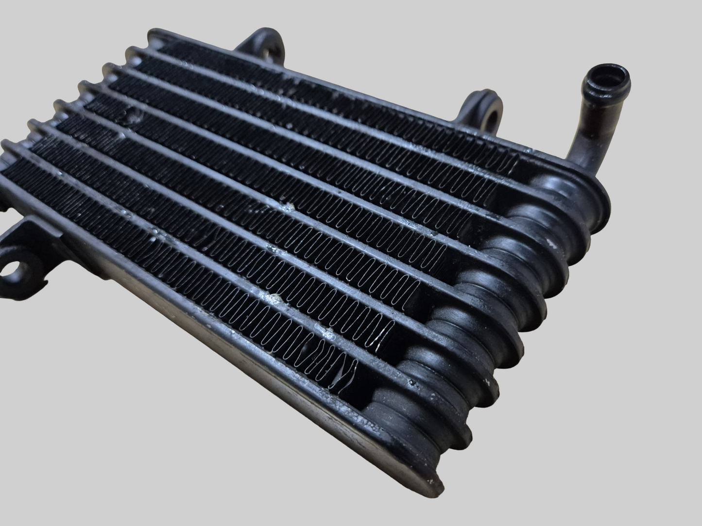 REFROIDISSEUR D'HUILE AP8104100 Aprilia RSV Mille 98-03 / Tuono 02-05 