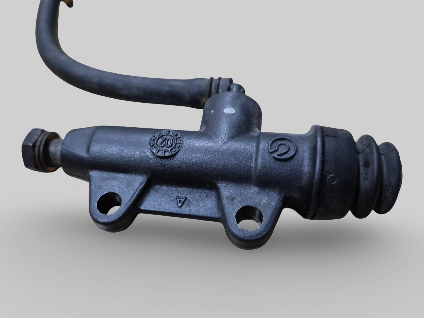 REAR BRAKE PUMP MASTER CYLINDER	AP8133875 Aprilia RSV1000R 2004-2009 / Tuono 1000R 2006-2009