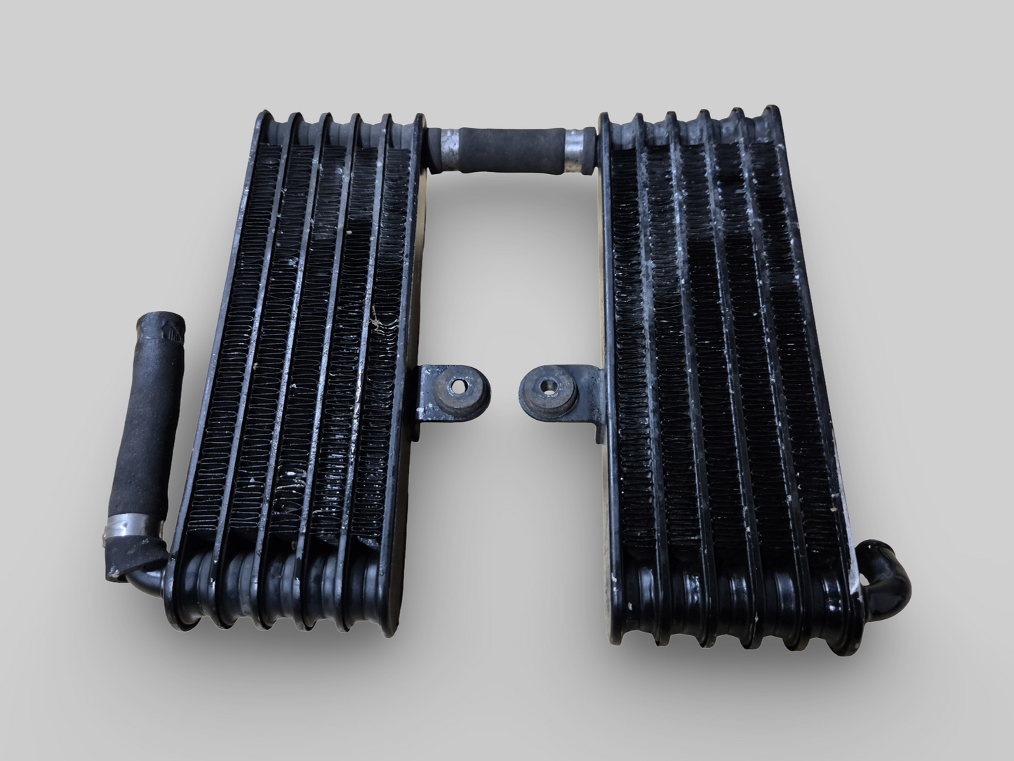 REFROIDISSEURS D'HUILE AP8104341 AP8104452 Aprilia RSV1000R 04-09 / Tuono 1000R 06-09 