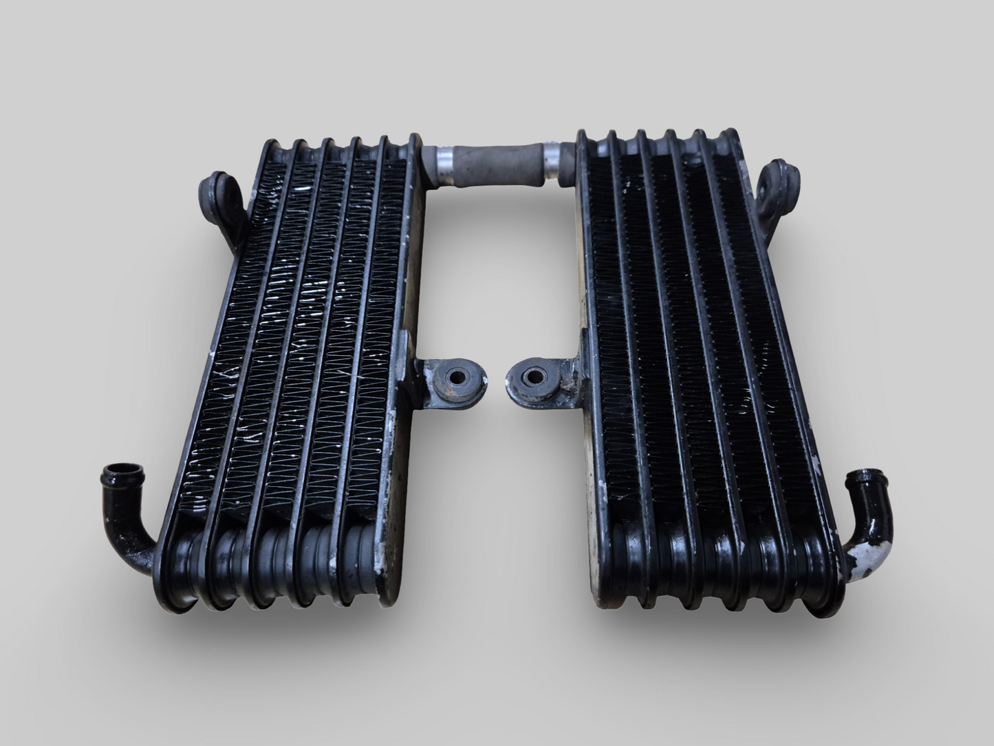 REFROIDISSEURS D'HUILE AP8104341 AP8104452 Aprilia RSV1000R 04-09 / Tuono 1000R 06-09 