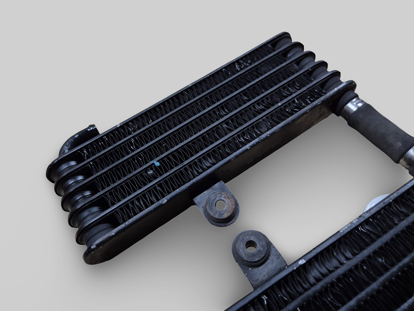REFROIDISSEURS D'HUILE AP8104341 AP8104452 Aprilia RSV1000R 04-09 / Tuono 1000R 06-09 