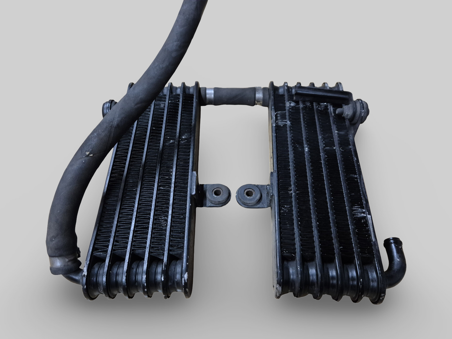 REFROIDISSEURS D'HUILE AP8104341 AP8104452 Aprilia RSV1000R 04-09 / Tuono 1000R 06-09 