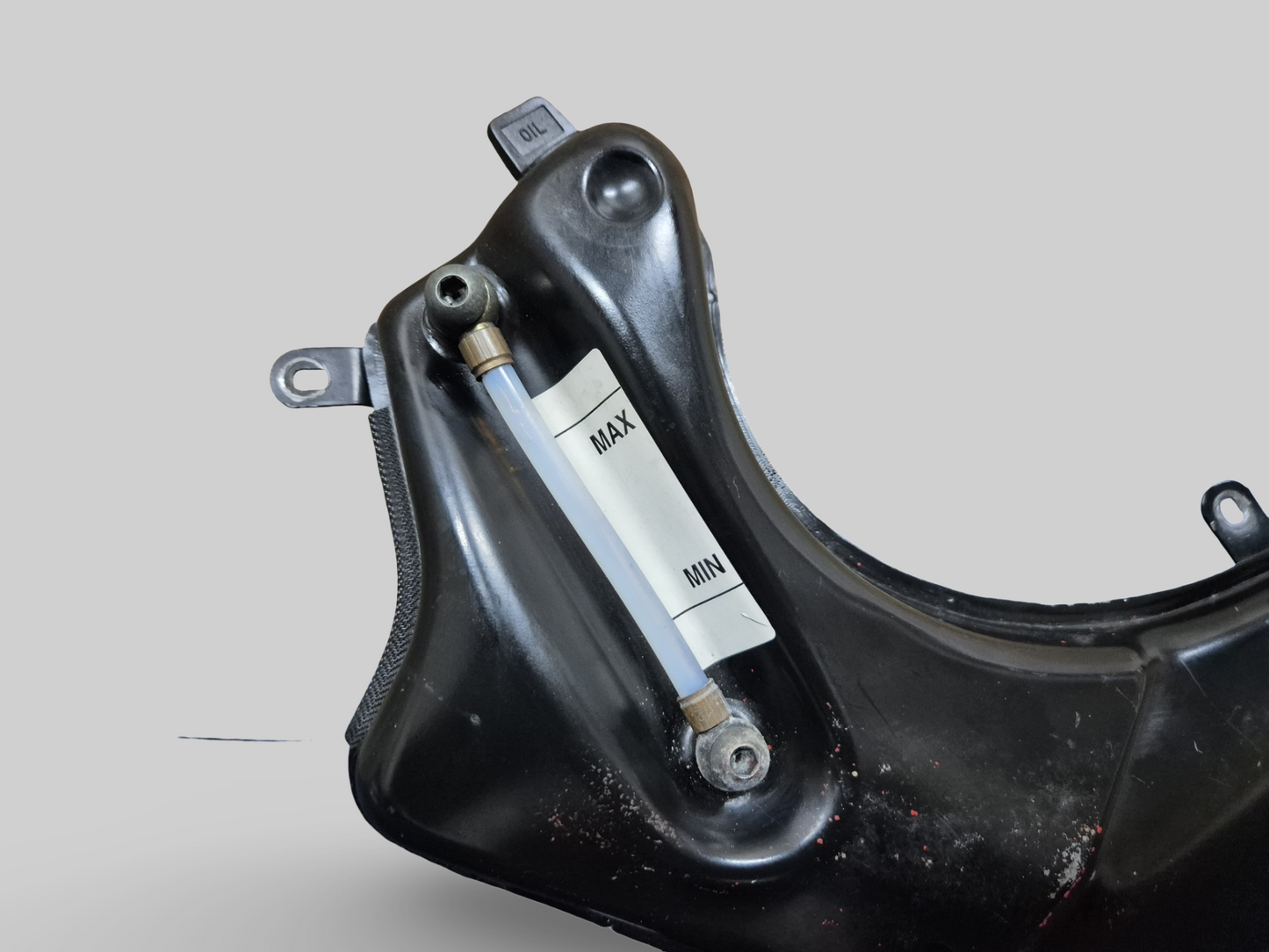 RÉSERVOIR D'HUILE AP8158120 Aprilia RSV1000R 2004-2010 / Tuono 1000R 2006-2010 